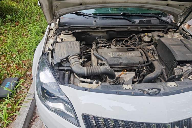 Used Buick Regal 2015 1.6T Elite Tech Model Engine Bay Right