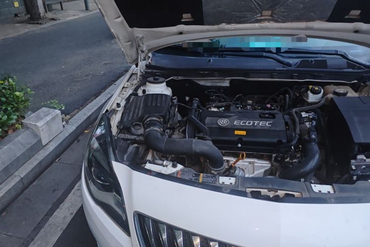 Used Buick Regal 2015 1.6T Elite Tech Model Engine Bay Right
