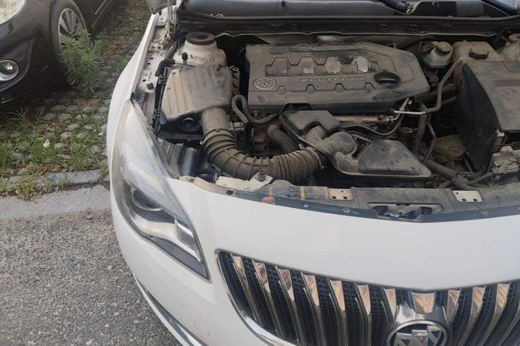 Used Buick Regal 2015 2.0L Leading Fashion Edition Engine Bay Right