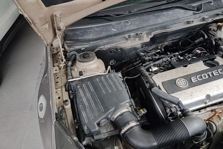 Used Buick Regal 2015 1.6T Elite Tech Model Engine Bay Right