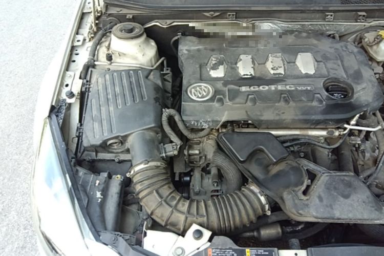 Used Buick Regal 2015 2.0L Elite Fashion Edition Engine Bay Right