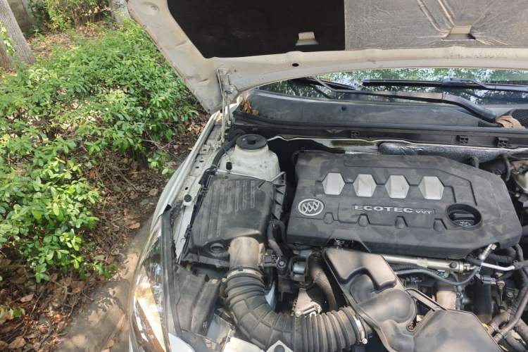 Used Buick Regal 2015 2.0L Leading Fashion Edition Engine Bay Right