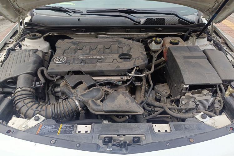Used Buick Regal 2015 2.0L Elite Fashion Edition Engine Bay