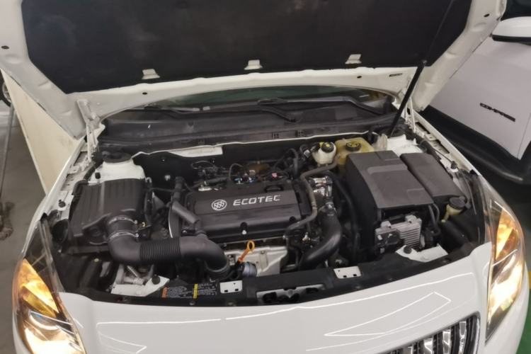 Used Buick Regal 2015 1.6T Leading Technology Model Engine Bay