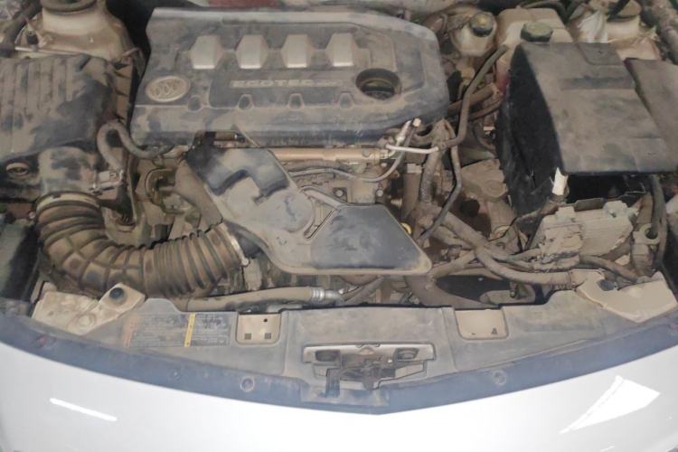 Used Buick Regal 2015 2.0L Elite Fashion Edition Engine Bay