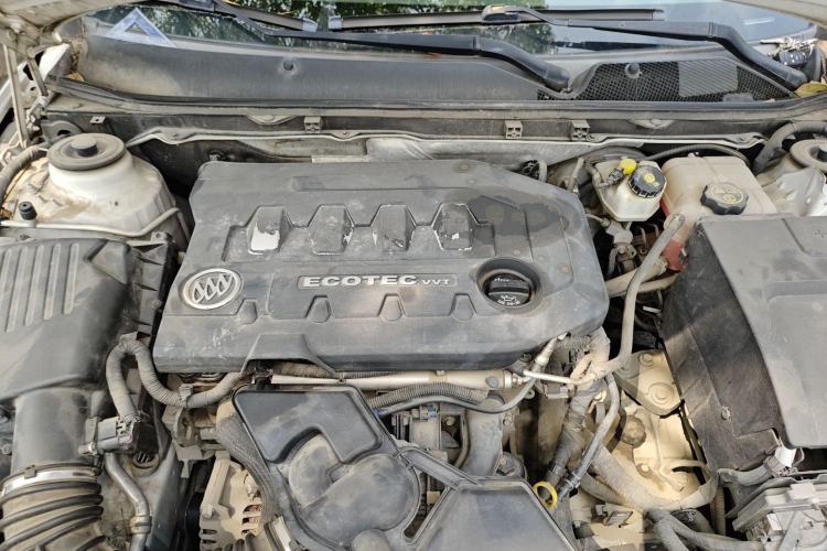 Used Buick Regal 2015 2.0L Elite Fashion Edition Engine Bay