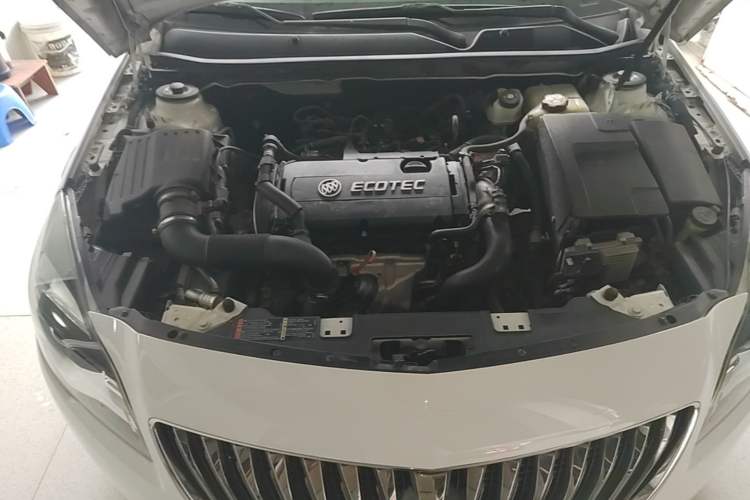 Used Buick Regal 2015 1.6T Leading Technology Model Engine Bay