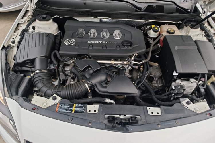 Used Buick Regal 2015 2.0L Leading Fashion Edition Engine Bay