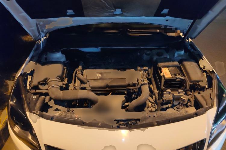 Used Buick Regal 2015 1.6T Leading Technology Model Engine Bay