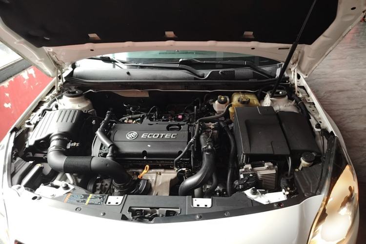 Used Buick Regal 2015 1.6T Elite Tech Model Engine Bay
