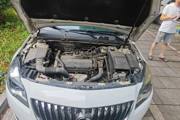 Used Buick Regal 2015 1.6T Elite Tech Model Engine Bay