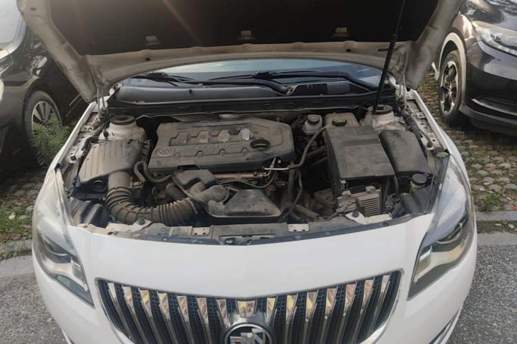Used Buick Regal 2015 2.0L Leading Fashion Edition Engine Bay