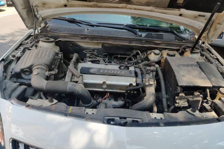 Used Buick Regal 2015 1.6T Leading Technology Model Engine Bay