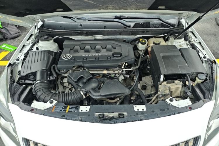 Used Buick Regal 2015 2.0L Leading Fashion Edition Engine Bay