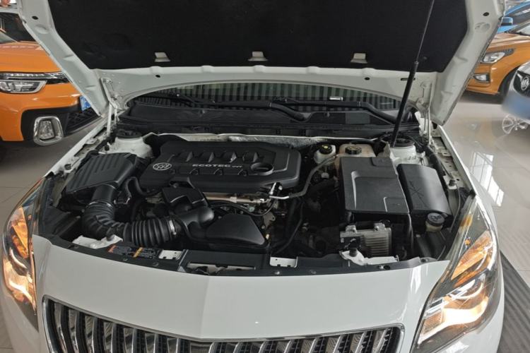 Used Buick Regal 2015 2.0L Elite Fashion Edition Engine Bay