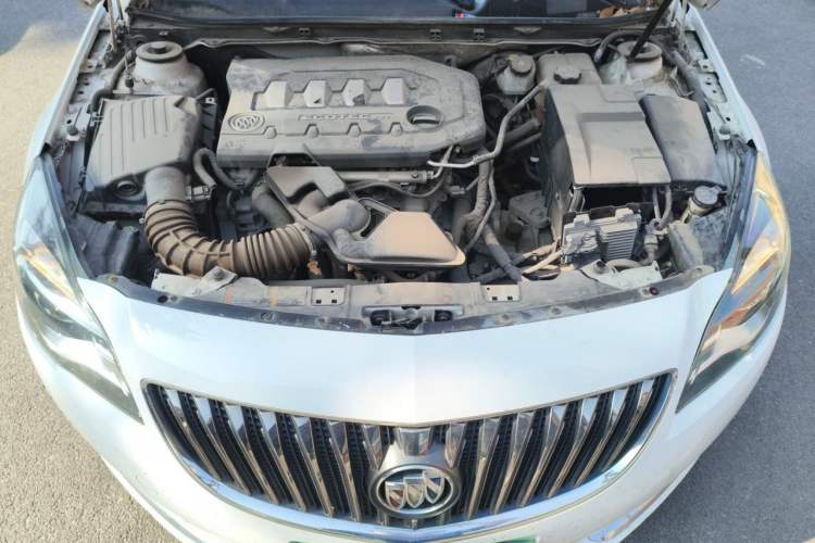 Used Buick Regal 2015 2.0L Elite Fashion Edition Engine Bay