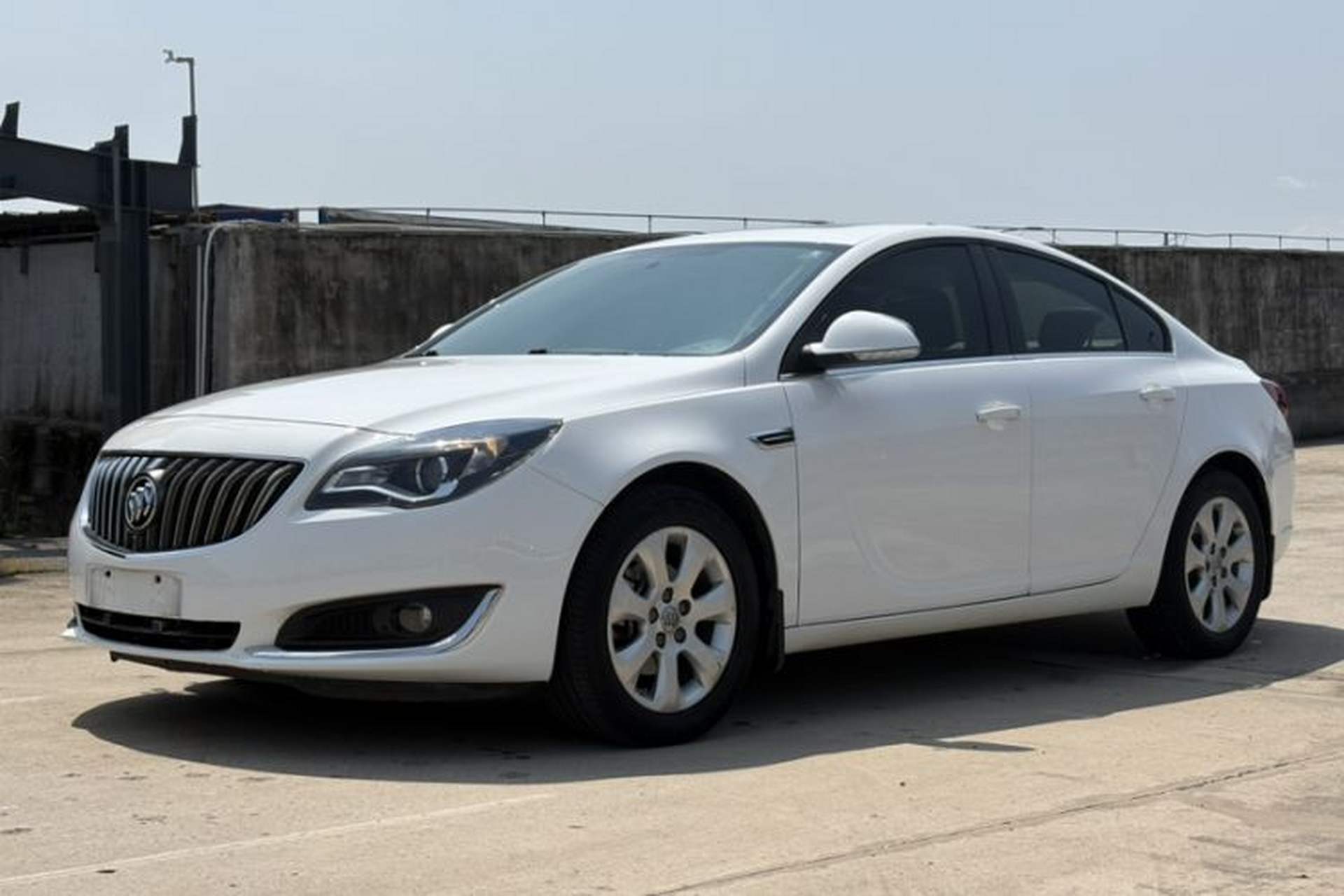 Used Buick Regal 2015 2.0L Leading Fashion Edition Exterior 1