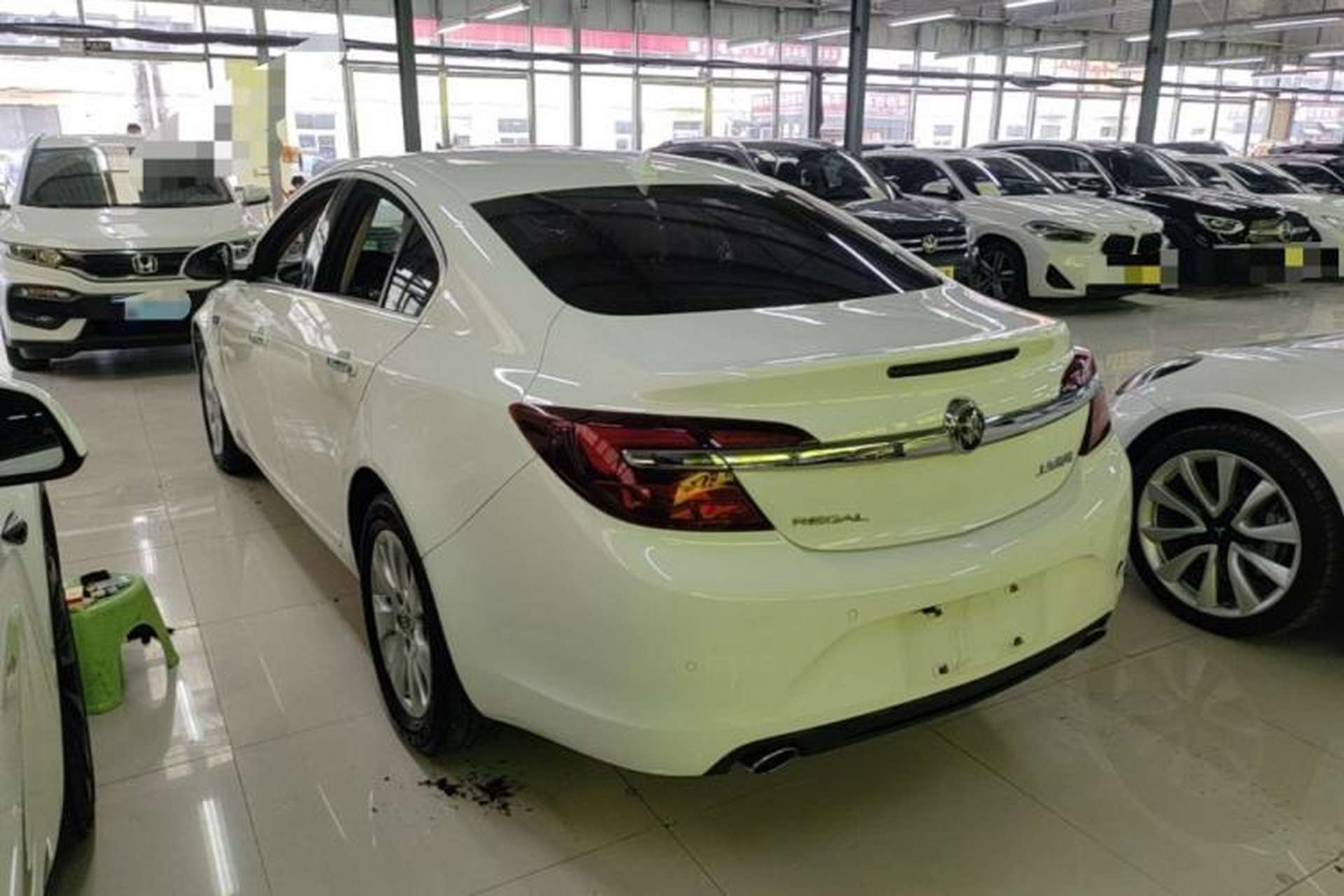Used Buick Regal 2015 2.0L Elite Fashion Edition Exterior 2