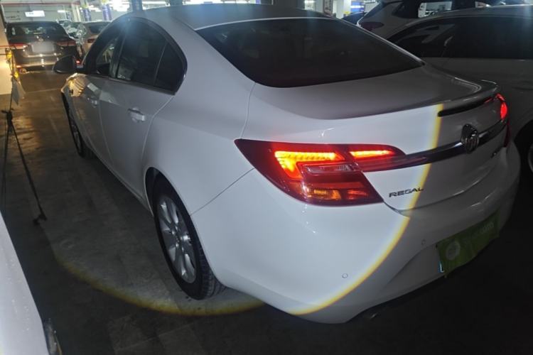 Used Buick Regal 2015 2.0L Leading Fashion Edition Exterior 2