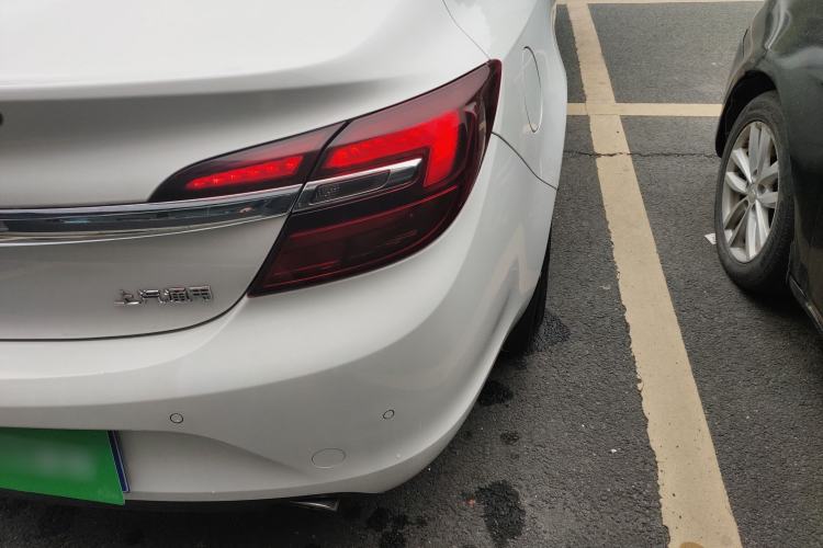 Used Buick Regal 2015 2.0L Leading Fashion Edition Exterior 3