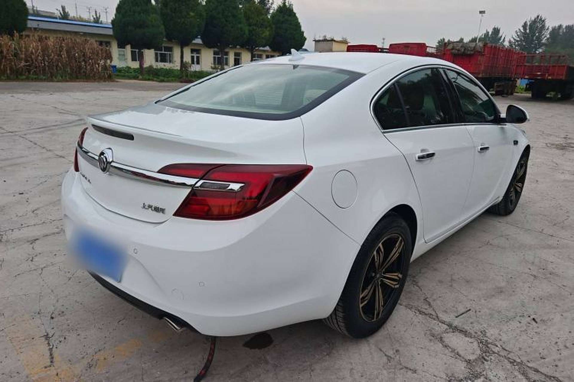 Used Buick Regal 2015 2.0L Elite Fashion Edition Exterior 3