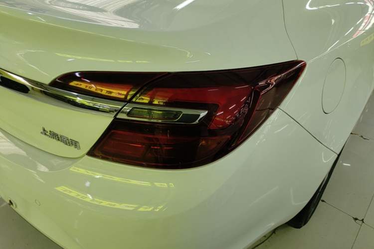 Used Buick Regal 2015 2.0L Elite Fashion Edition Exterior 3