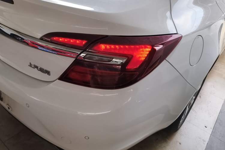 Used Buick Regal 2015 1.6T Elite Tech Model Exterior 3