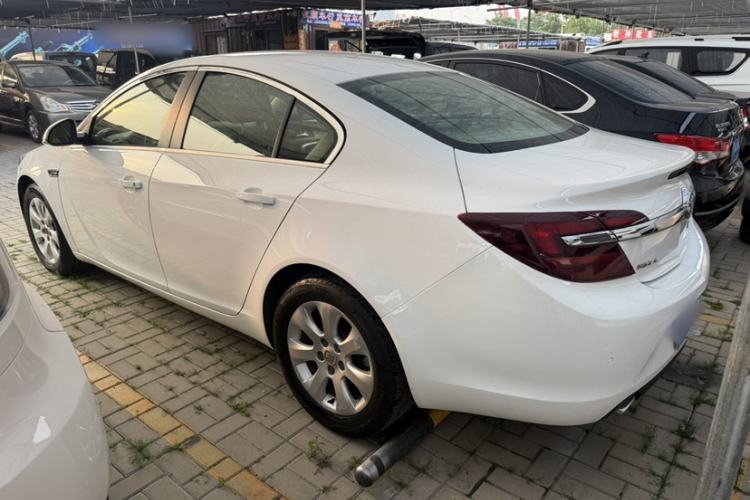 Used Buick Regal 2015 2.0L Leading Fashion Edition Exterior 3