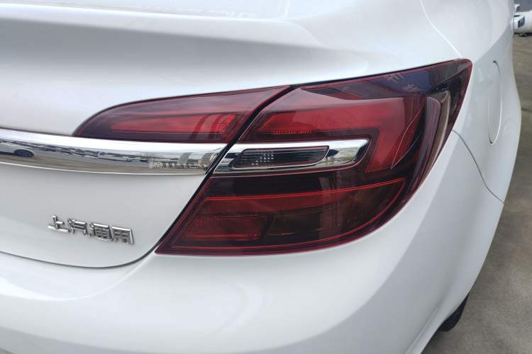 Used Buick Regal 2015 2.0L Elite Fashion Edition Exterior 3