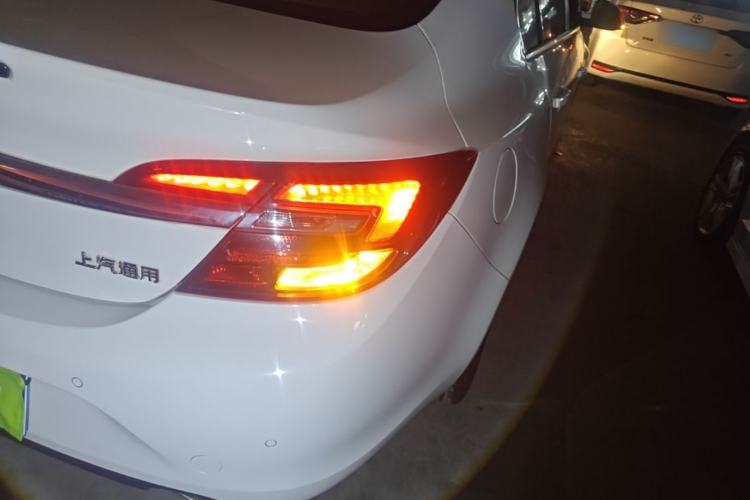 Used Buick Regal 2015 2.0L Leading Fashion Edition Exterior 3