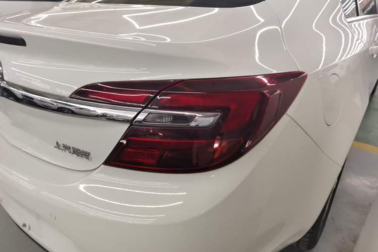 Used Buick Regal 2015 1.6T Leading Technology Model Exterior 3