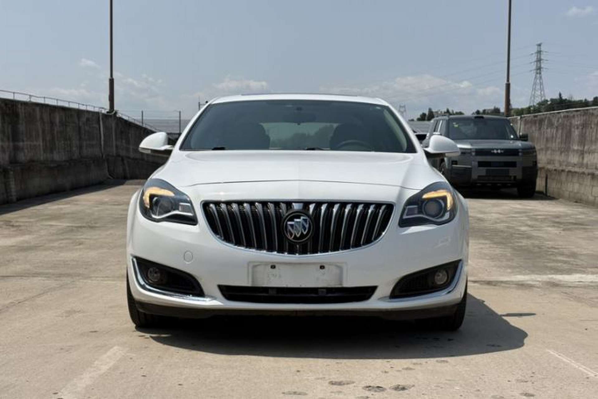 Used Buick Regal 2015 2.0L Leading Fashion Edition Exterior 3