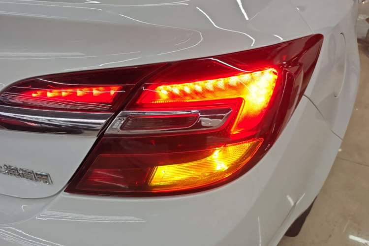 Used Buick Regal 2015 1.6T Elite Tech Model Exterior 3