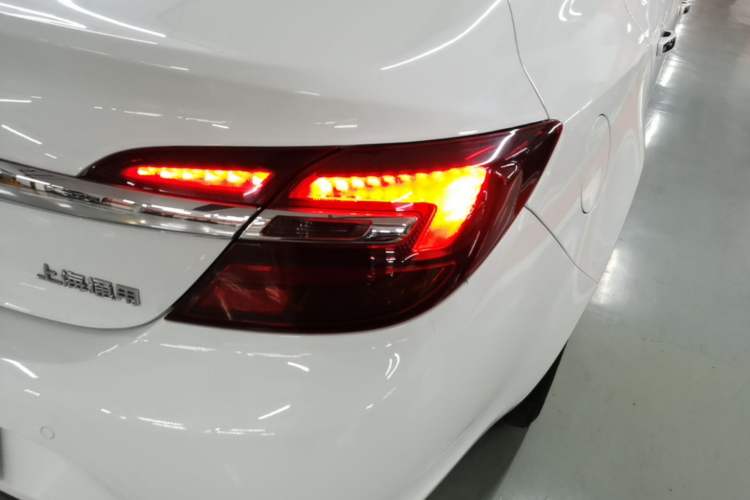 Used Buick Regal 2015 1.6T Elite Tech Model Exterior 3