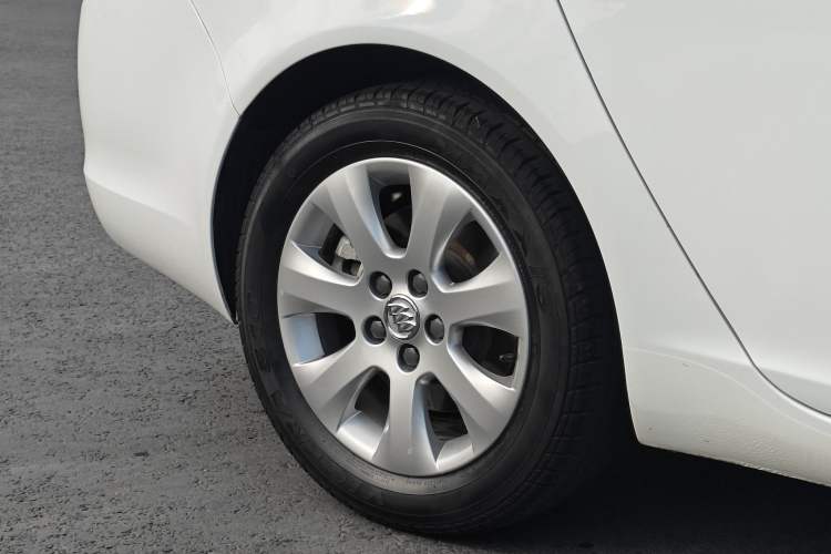 Used Buick Regal 2015 1.6T Elite Tech Model Exterior 4