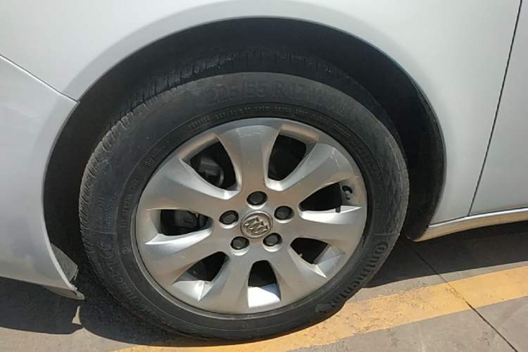 Used Buick Regal 2015 2.0L Elite Fashion Edition Exterior 4