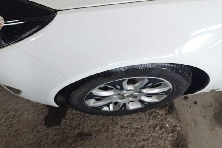 Used Buick Regal 2015 2.0L Leading Fashion Edition Exterior 4