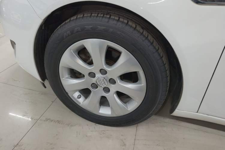 Used Buick Regal 2015 1.6T Leading Technology Model Exterior 4