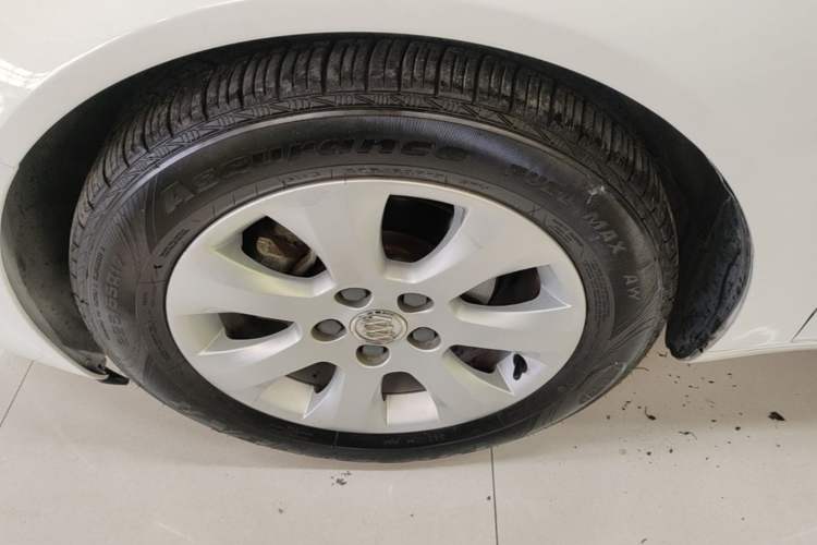 Used Buick Regal 2015 2.0L Elite Fashion Edition Exterior 4