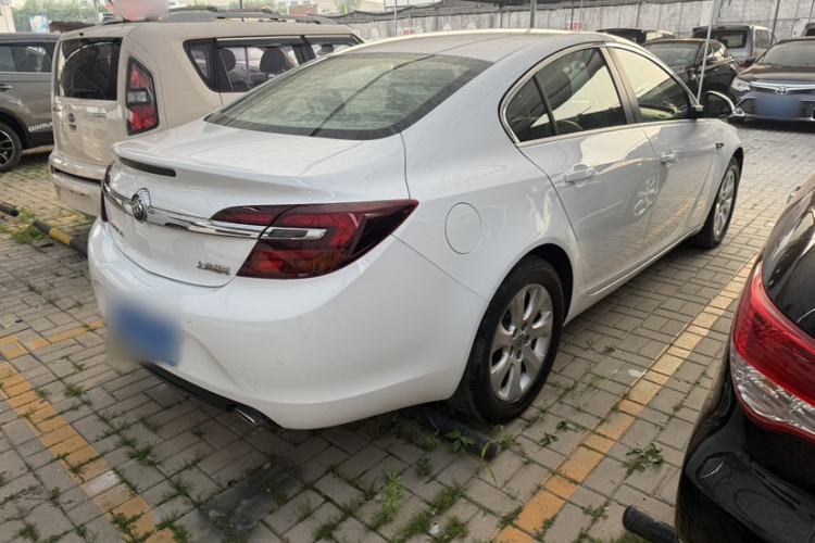 Used Buick Regal 2015 2.0L Leading Fashion Edition Exterior 4
