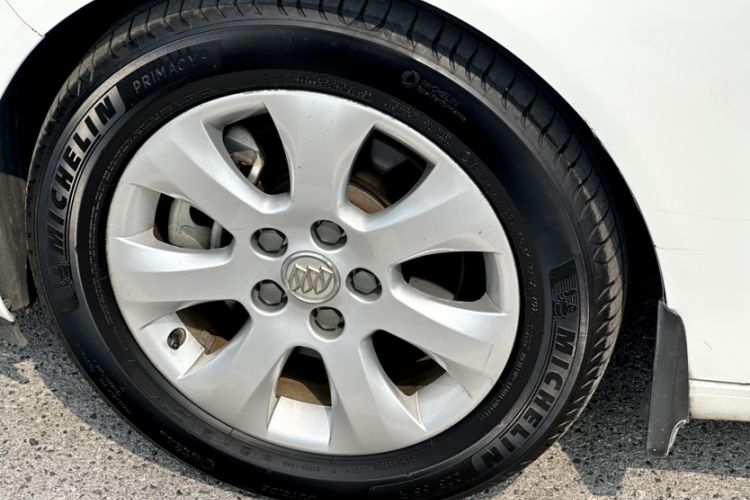 Used Buick Regal 2015 1.6T Leading Technology Model Exterior 4