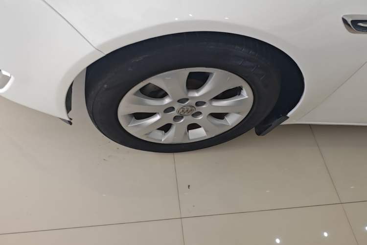 Used Buick Regal 2015 2.0L Elite Fashion Edition Exterior 4