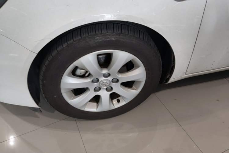 Used Buick Regal 2015 2.0L Elite Fashion Edition Exterior 4