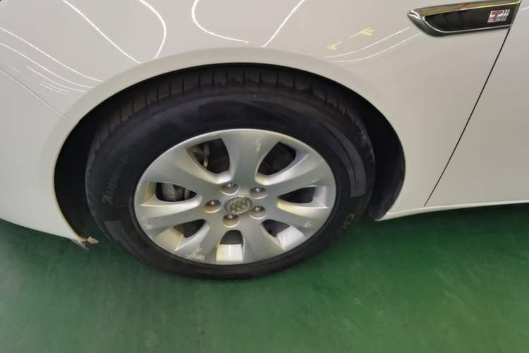 Used Buick Regal 2015 1.6T Leading Technology Model Exterior 4
