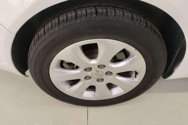 Used Buick Regal 2015 1.6T Leading Technology Model Exterior 4