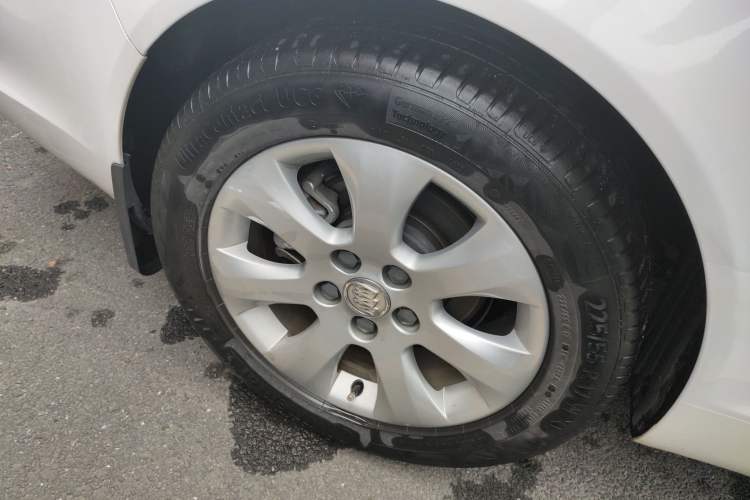 Used Buick Regal 2015 2.0L Leading Fashion Edition Exterior 5