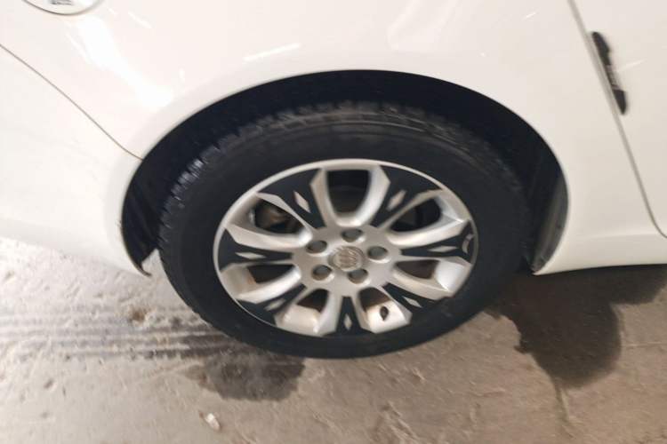 Used Buick Regal 2015 2.0L Leading Fashion Edition Exterior 5