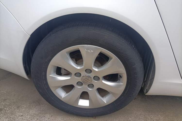 Used Buick Regal 2015 2.0L Leading Fashion Edition Exterior 5