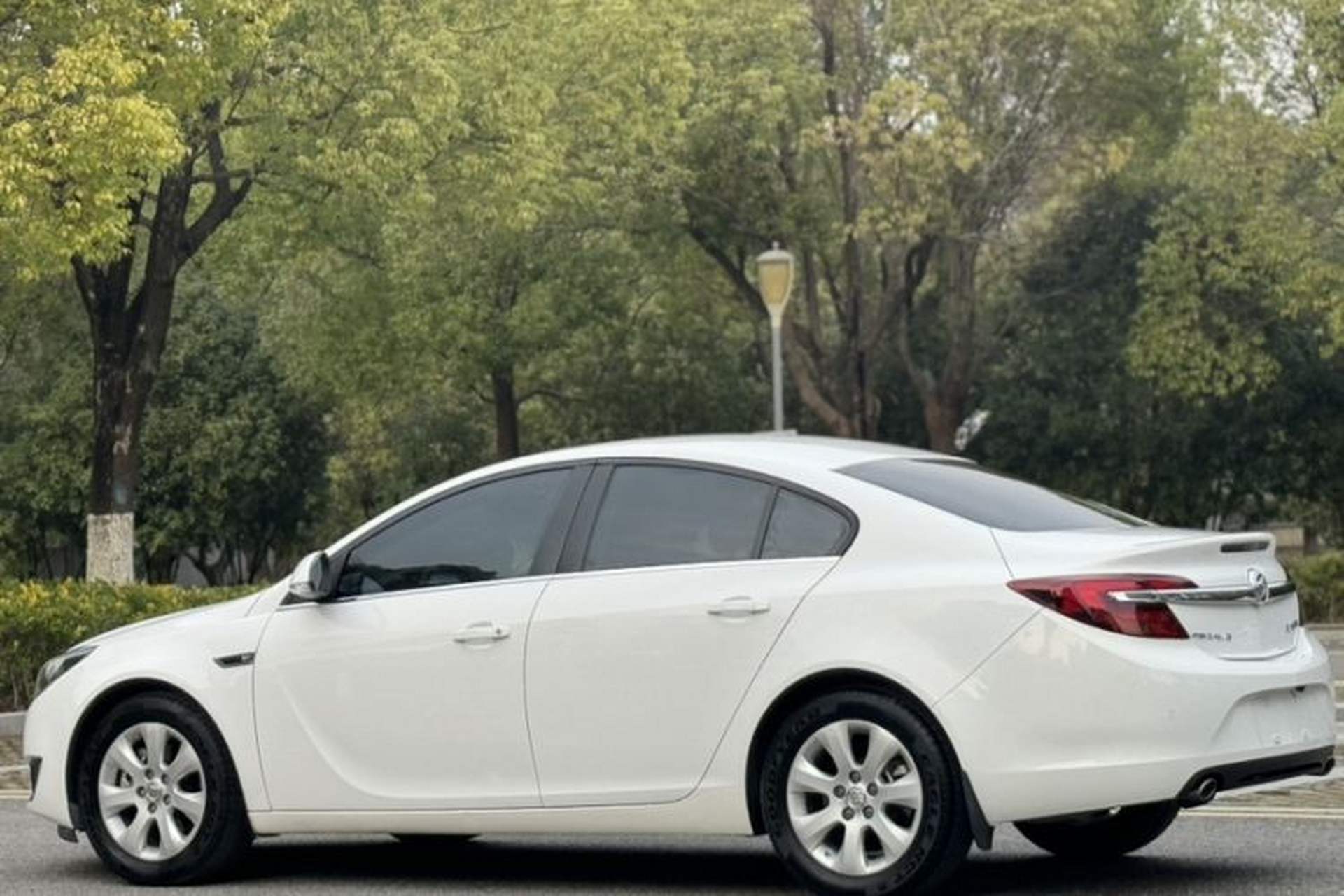 Used Buick Regal 2015 1.6T Leading Technology Model Exterior 5