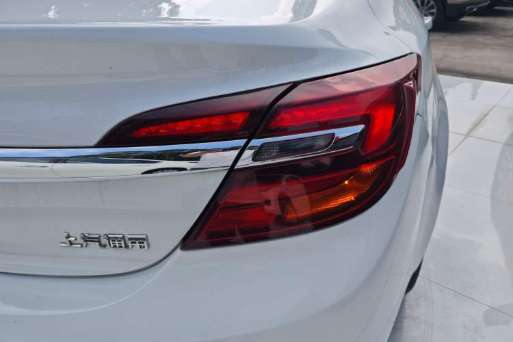 Used Buick Regal 2015 1.6T Leading Technology Model Exterior 6